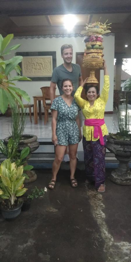 Serongga Guest House Lebih Экстерьер фото